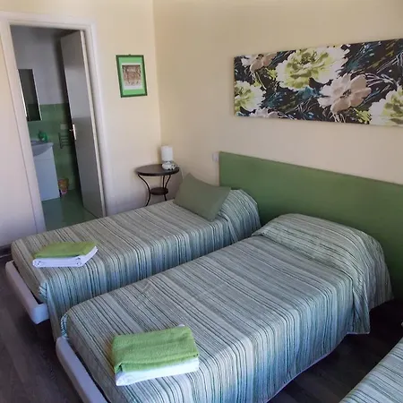 לינה וארוחת בוקר Domus Citta Giardino *