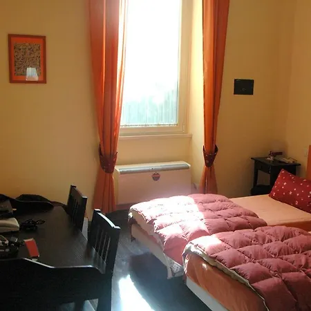 לינה וארוחת בוקר Domus Citta Giardino רומא