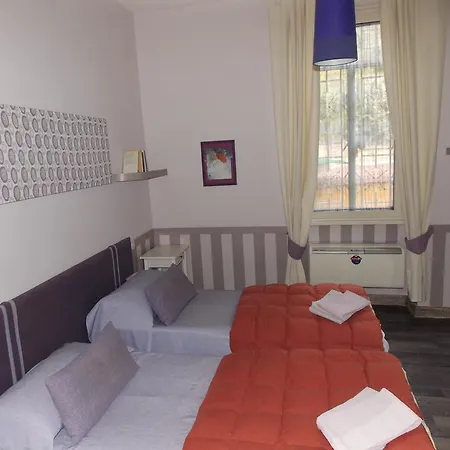 Domus Citta Giardino לינה וארוחת בוקר