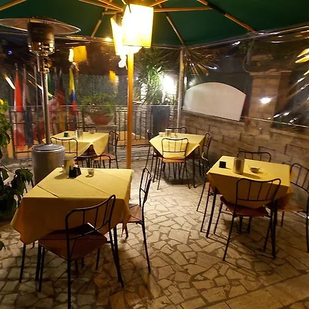 Domus Citta Giardino ベッド・アンド・ブレックファスト